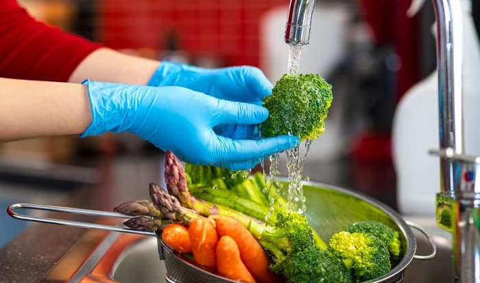 Nitrile Gloves in Food Handling: Safety Guide and Best Practices
