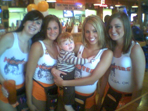 Hooters Restaurant: Family Dining Considerations